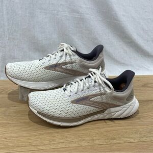 Brooks Anthem 6 Women’s Size 10 B Beige Running Shoes